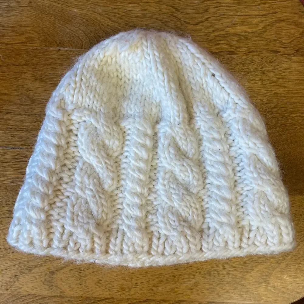 Dakine Women's Winter/Off White Wool Blend Beanie Skull Cap Fleece Rim EUC